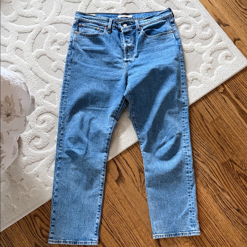 Levi’s Wedgie Straight size 31 Medium Blue Ankle Jeans for Women
